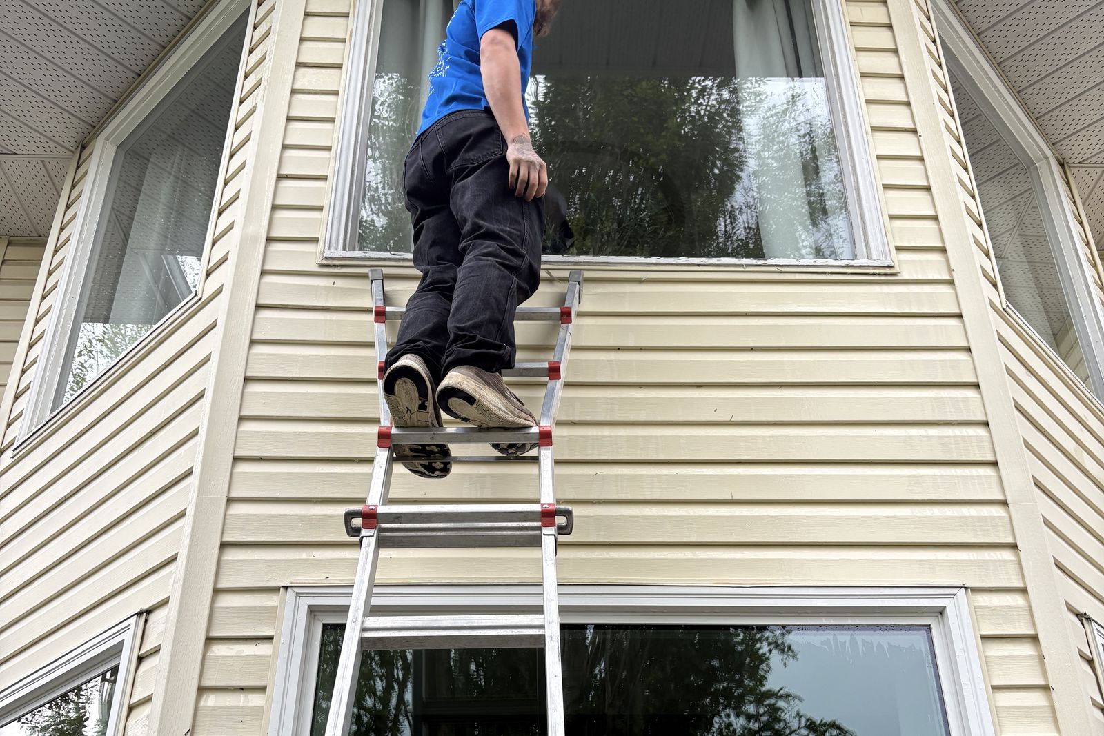 OutWest window track and glass cleaning, Central Alberta